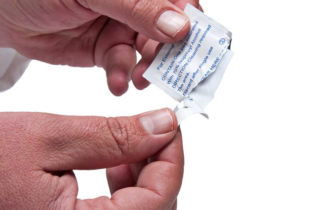 Utiliser des tampons d'alcool