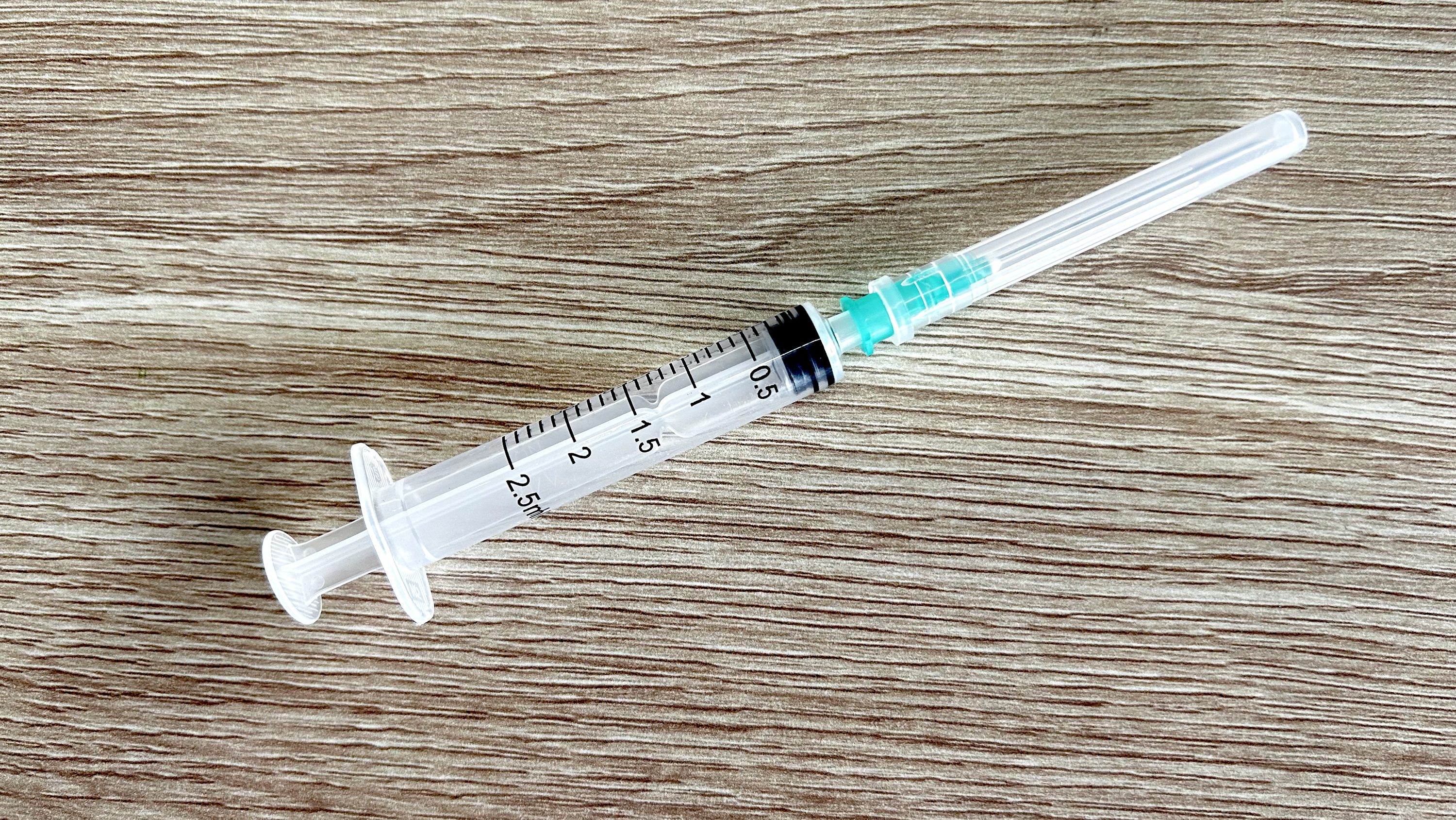 seringue 2,5 ml avec aiguille 21G